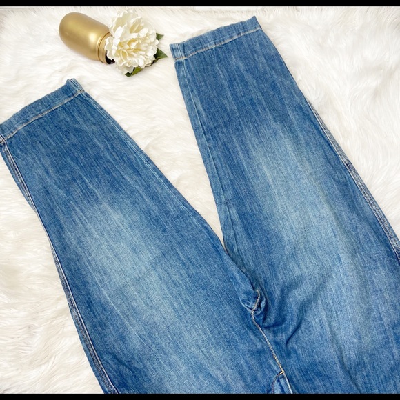 Anthropologie Pilcro Ultra High Rise Relaxed Jeans - Picture 9 of 11